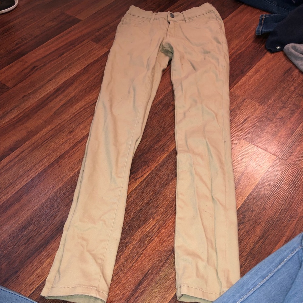 khaki pants
